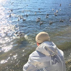 女人喂男人奶乳视频
